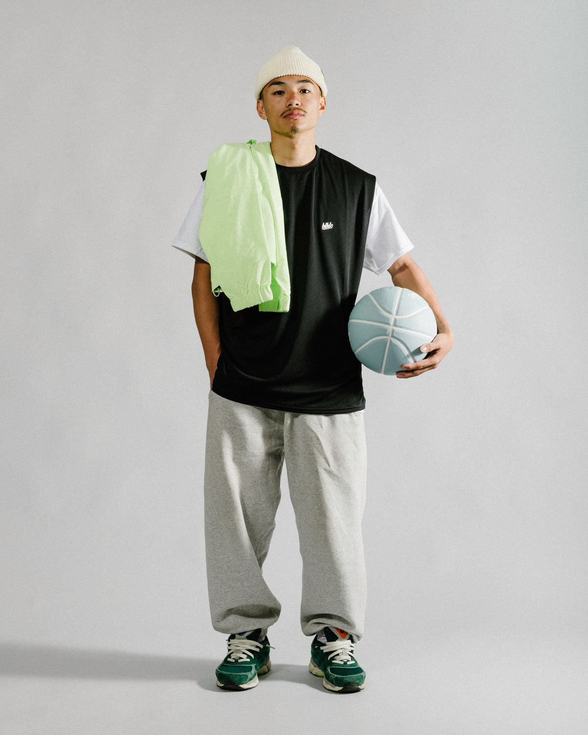 blhlc No Sleeve Tops (black/white)