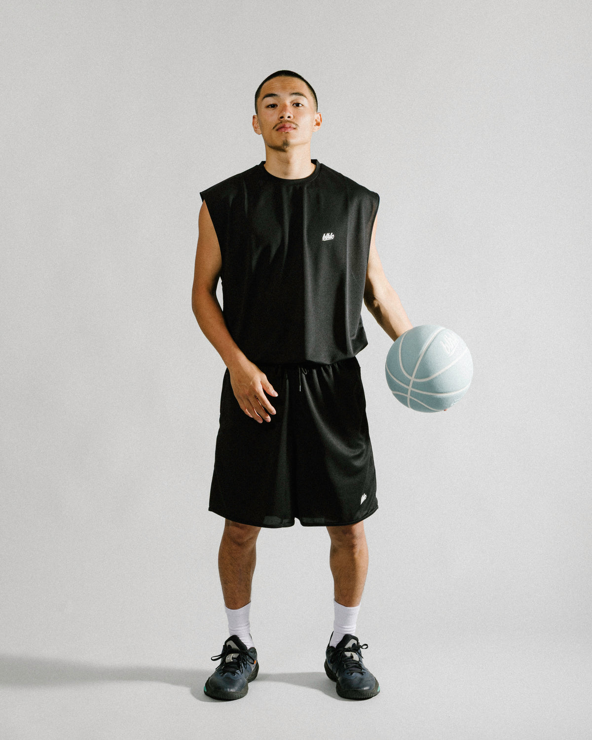 blhlc No Sleeve Tops (black/white)